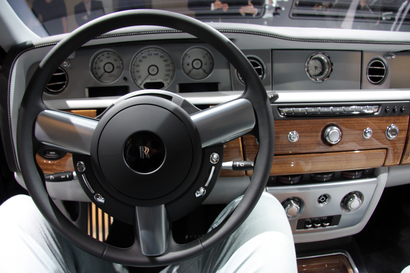 Illustration for article titled This $600K Rolls-Royce Has A City Carved Into Its Interior